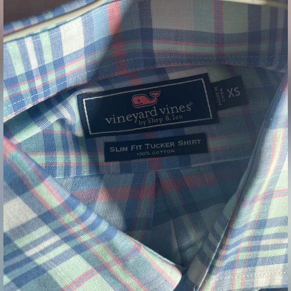 Handsome collection of five men’s XS Vineyard Vines long sleeve oxfords - Picture 4 of 11